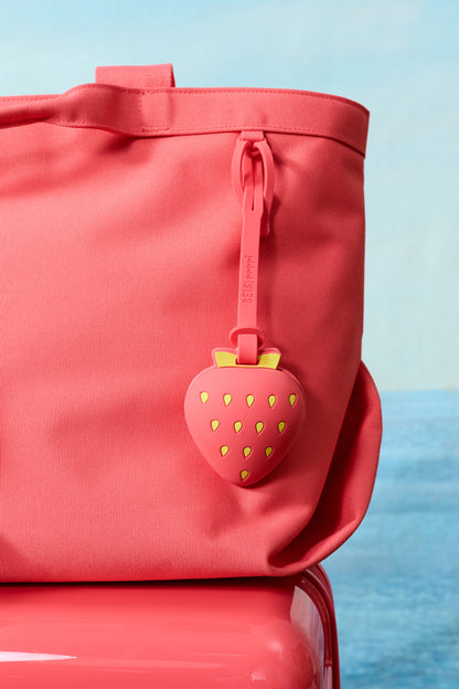 BÉIS x poppi The Mirror Bag Charm in Strawberry