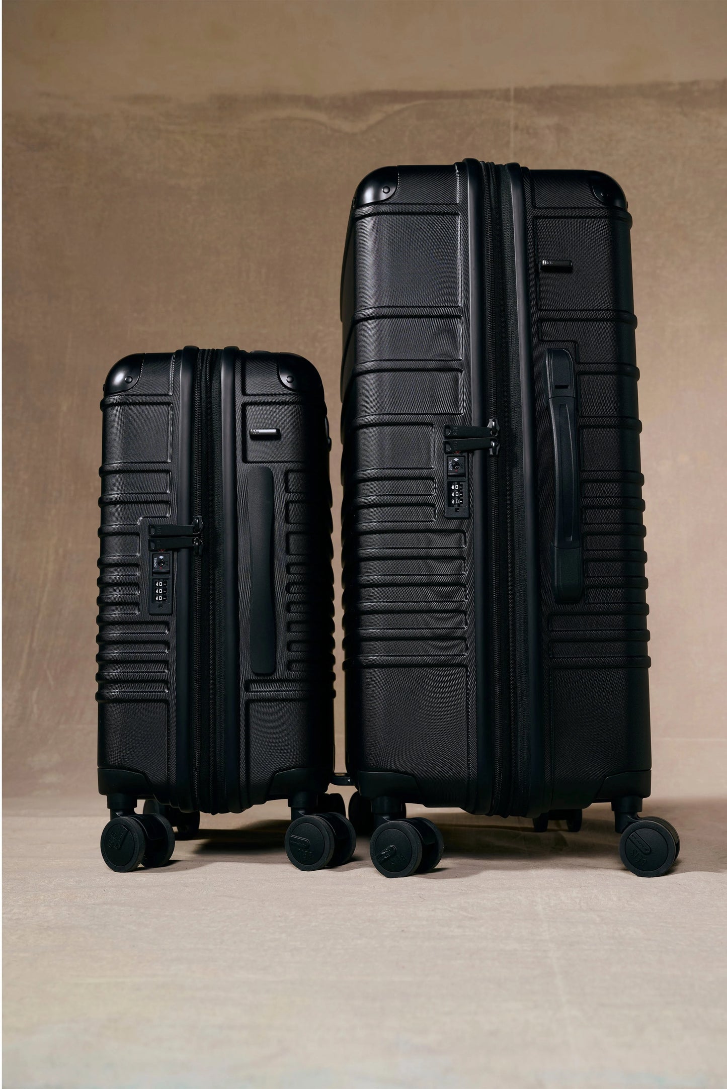 The Hybrid Check-In Roller in Black