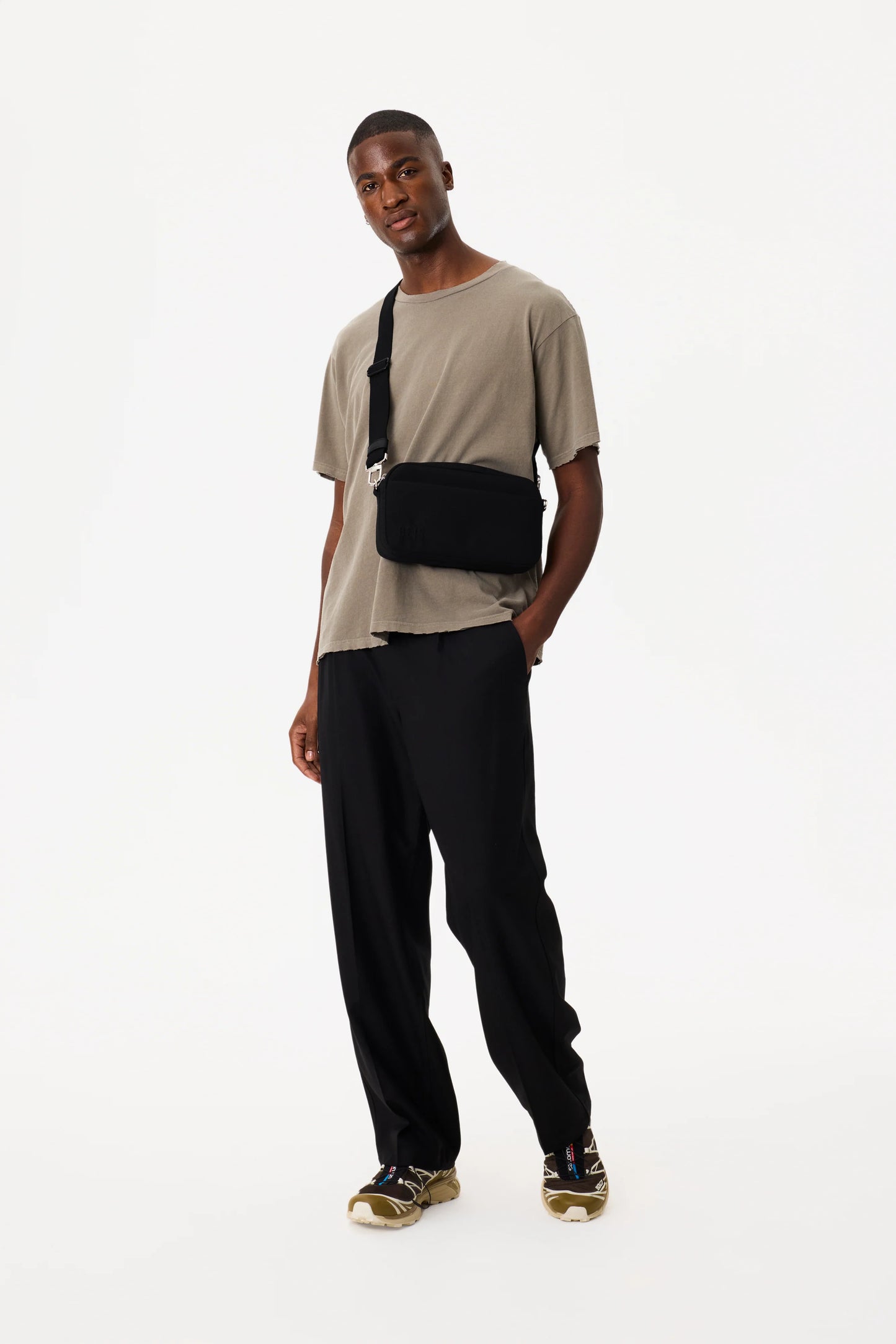 The Travel Crossbody in Black